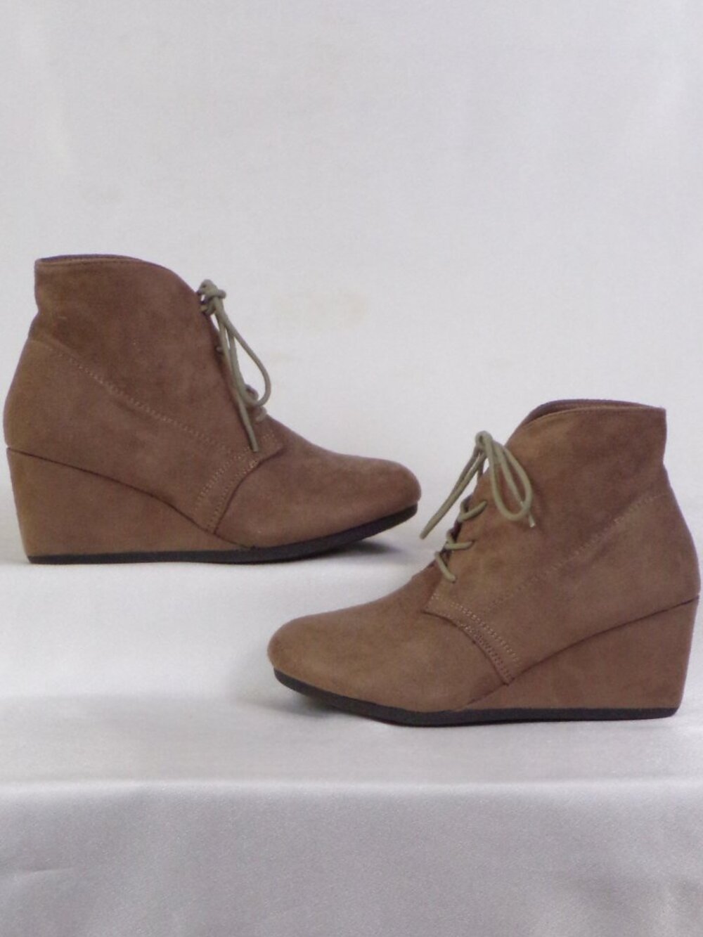 CHARLES ALBERT size 6 brown mid-heel wedge-heel vegan-suede chukka boots
